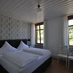 Gaestezimmer Im Weingut Amlinger&sohn Bed & Breakfast 3*