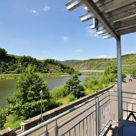 Gaestezimmer Im Weingut Amlinger&sohn Alojamento de Acomodação e Pequeno-almoço Neef