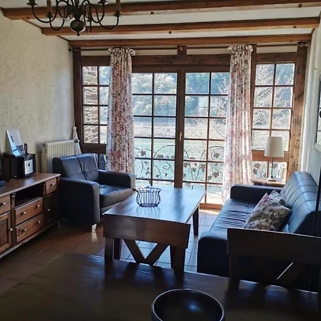 Gaestezimmer Im Weingut Amlinger&sohn 住宿加早餐酒店 3*