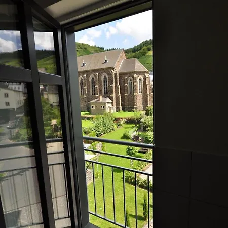 Gaestezimmer Im Weingut Amlinger&sohn Bed & Breakfast *