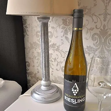 Bed & Breakfast Gaestezimmer Im Weingut Amlinger&sohn Neef
