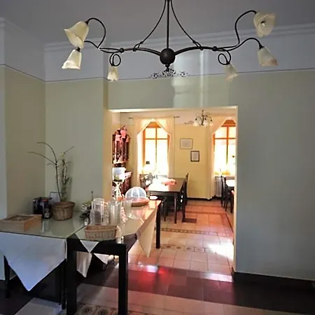 Gaestezimmer Im Weingut Amlinger&sohn Bed & Breakfast Neef