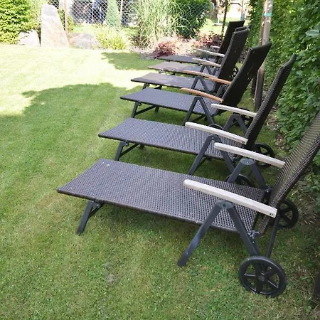 Gaestezimmer Im Weingut Amlinger&sohn Bed & Breakfast Neef