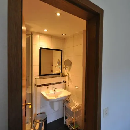 Gaestezimmer Im Weingut Amlinger&sohn 住宿加早餐酒店 3*