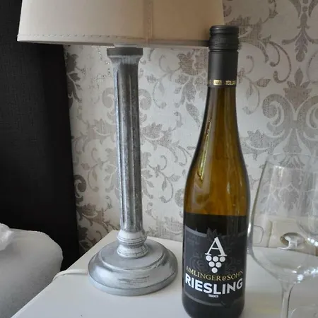 Bed & Breakfast Gaestezimmer Im Weingut Amlinger&sohn Neef